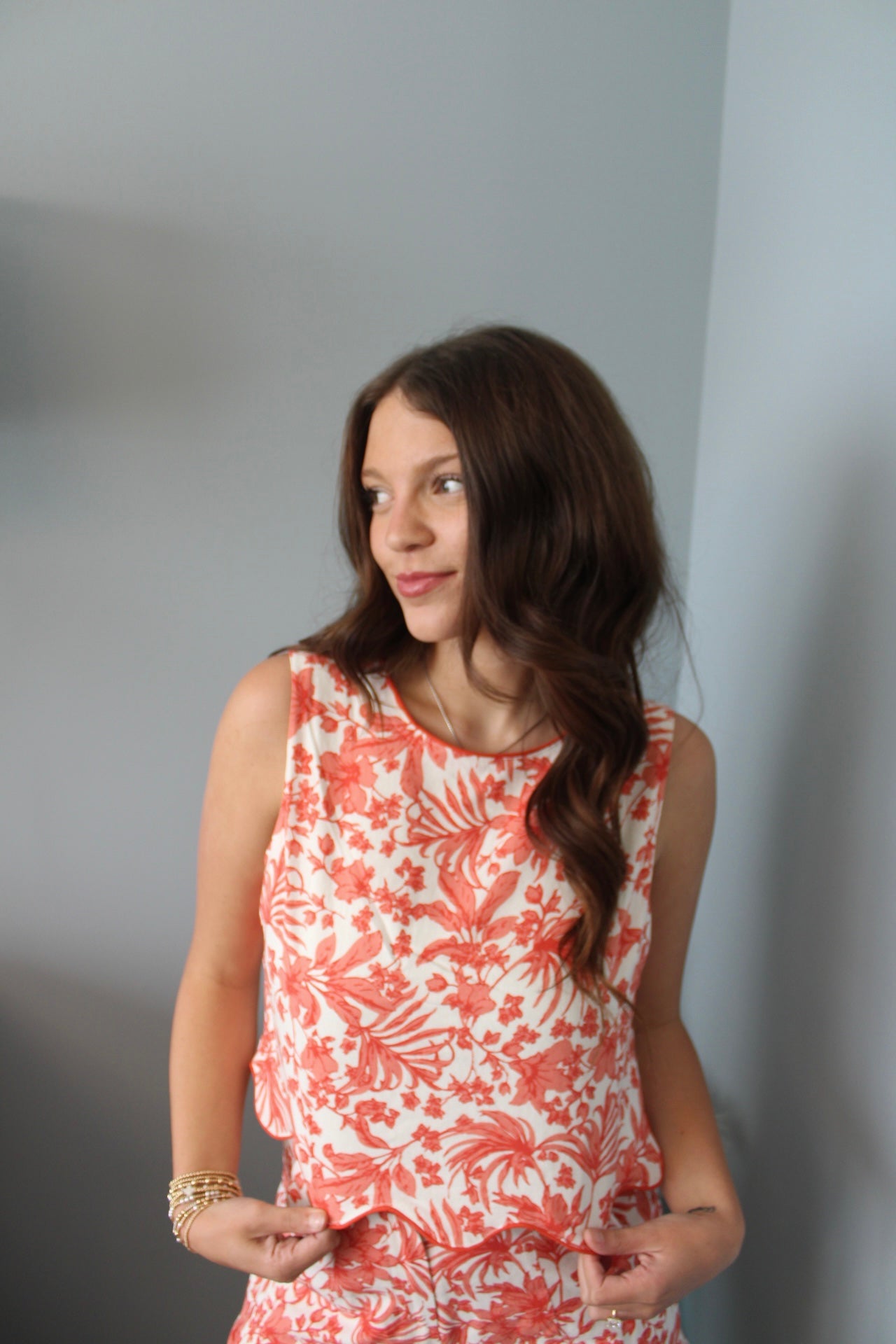 Floral print scalloped hem top